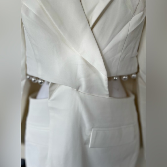 Lavish Alice Cut Out Detail Blazer Dress with Pearl Trim SZ 8 NWT - Picture 6 of 15